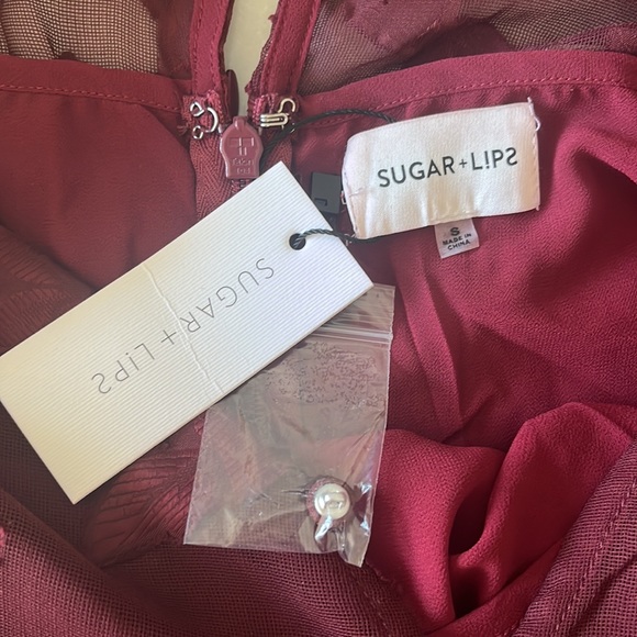 Sugarlips Cabernet Floral Lace Romper S - Picture 6 of 11